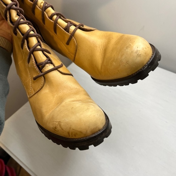 Donald Pliner Italian Made Leather Lace Up Knee High Heeled Lug Sole Boot sz 9 - Picture 5 of 12